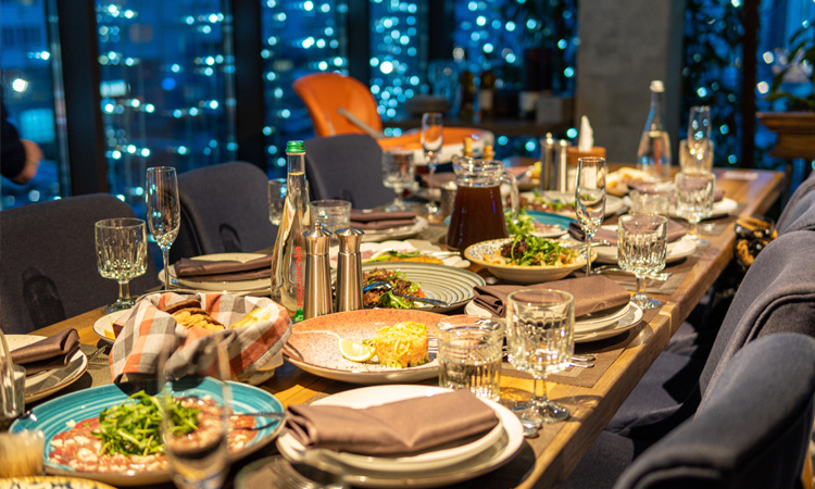 4 Kişilik Yemek Masasının Ev Dekorasyonunda Önemi